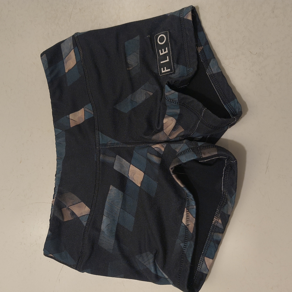Fleo Navy and Beige Geometric Shorts